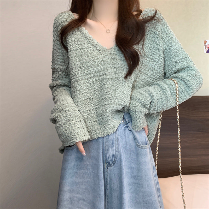 Women's Short V-Neck Knit Top