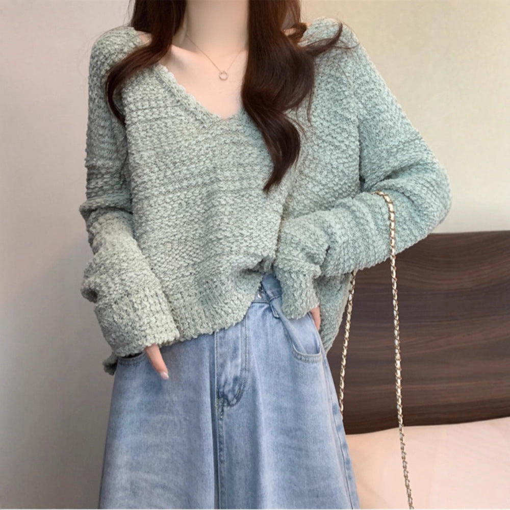 Women's Short V-Neck Knit Top