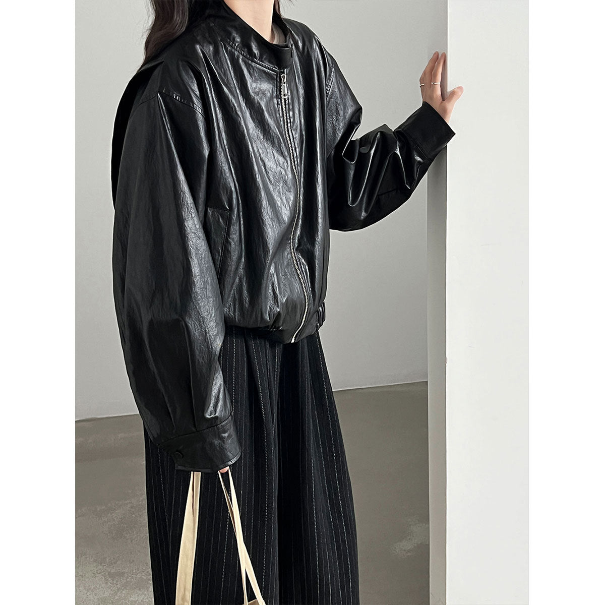 Retro PU Stand Collar Short Jacket for Women Motorcycle Trendy, Versatile Leather Coat