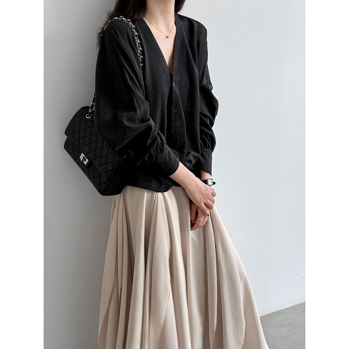 High-Perception V-Neck Pleated Knot Waist-Cinching Blouse for Women, Relaxed Commute Top